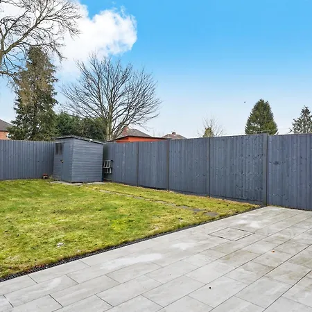 Private 2bed-parking & Garden-by Fabaccommodation Bristol