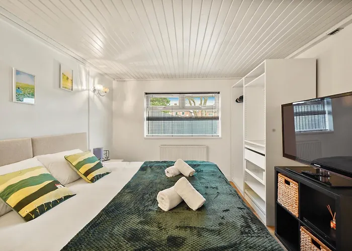 Private 2bed-parking & Garden-by Fabaccommodation * Бристоль